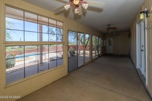 5242 Calle Montuoso, Tucson AZ 85745-9529 exterior