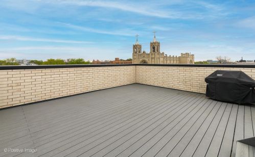 2040 Damen Ave, Chicago IL 60647-4564 exterior