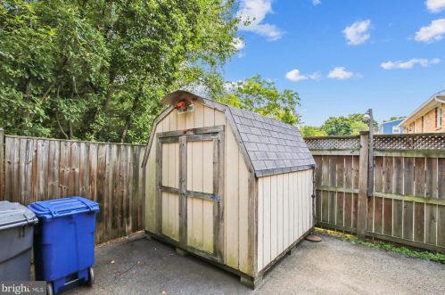 3432 Memorial St, Alexandria VA 22306-1548 exterior