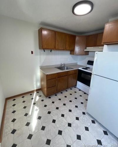 207 Beaver St, New Britain CT  06051-1033 exterior