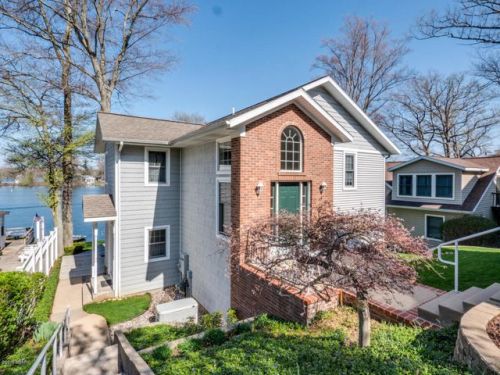 11210 Long Pt Dr, Plainwell MI  49080-9202 exterior