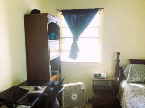 2148 Austin St, Meskegon MI 49444-1209 exterior