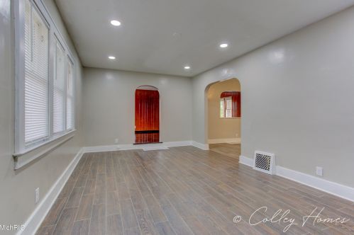 1443 Alamo Ave, Kalamazoo MI  49006-2215 exterior