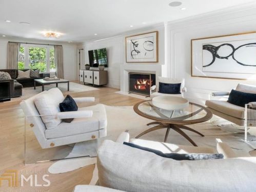 2312 Montview Dr, Atlanta GA 30305-4071 exterior