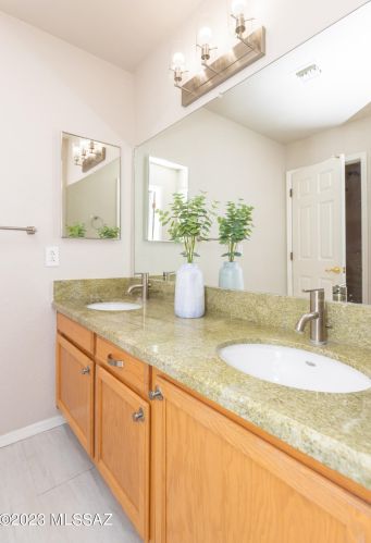 6125 Reliance Dr, Tucson AZ  85704-5326 exterior