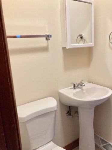 823 Grv Ave, Waukegan IL 60085-1420 exterior