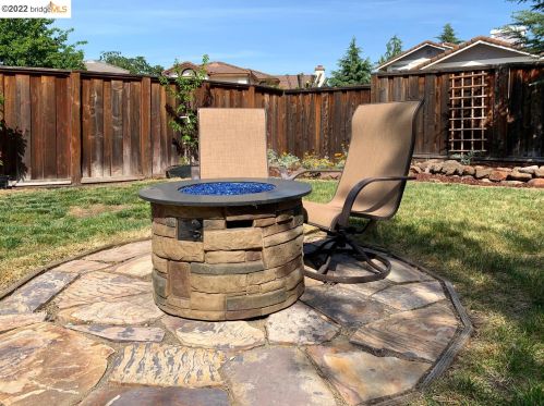 1807 Evalane Way, Concord CA 94519-2356 exterior