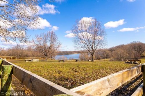 9060 County Road 26, Maple Plain, MN 55359-9333