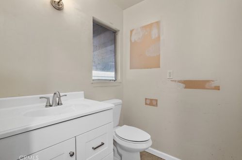 831 Maplewood Ave, Fullerton CA  92832-2625 exterior