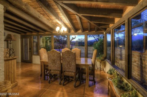 11330 Tanque Verde Rd, Tucson AZ  85749-8525 exterior