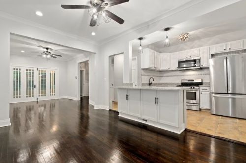 7332 Dante Ave, Chicago, IL 60619-2117