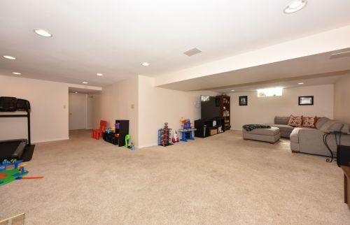 480 49th St, Milwaukee WI  53208-3664 exterior