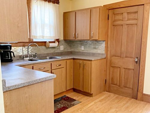 83 Perkins St, Springfield, MA 01118-2030