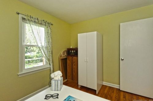 73 Ida Ave, Derby CT 06418-2322 exterior