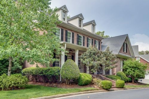 640 Darlington Commons Ct, Atlanta, GA 30305-2713