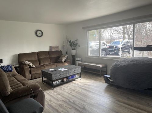 1433 Blossom St, Grand Rapids, MI 49508-3548