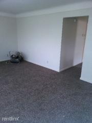 12859 Parkway St, Detroit MI  48223-3017 exterior