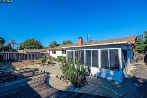 3948 Majestic Dr, Concord CA  94519-1214 exterior