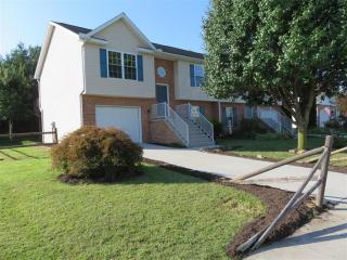 822 Logan Ln, Hanover PA  17331-7814 exterior