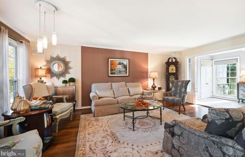 9101 Cherbourg Dr, Rockville MD 20854-3107 exterior