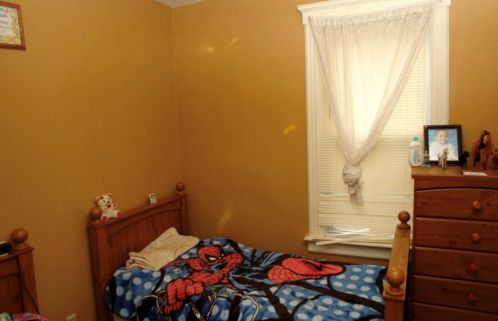 429 Ctr St, Waukegan IL 60085-3829 exterior