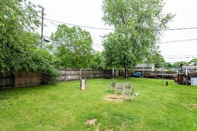 38171 Loyola Ave, Waukegan IL 60087-1639 exterior