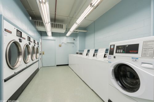 1401 55th St, Chicago IL 60615-5402 exterior