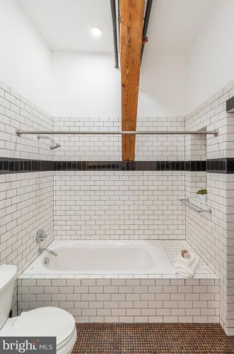 2218 Emerald St, Philadelphia PA 19134-2505 exterior