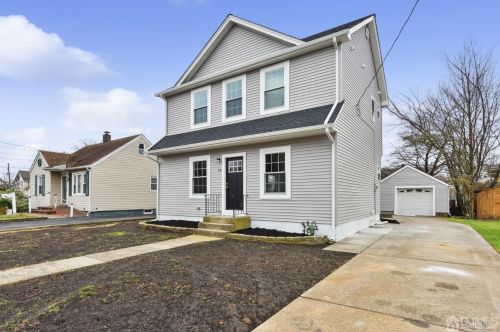 13 Albany St, Edison NJ  08837-3223 exterior