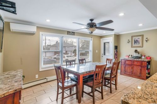 1010 7th St, Babylon NY  11704-4210 exterior