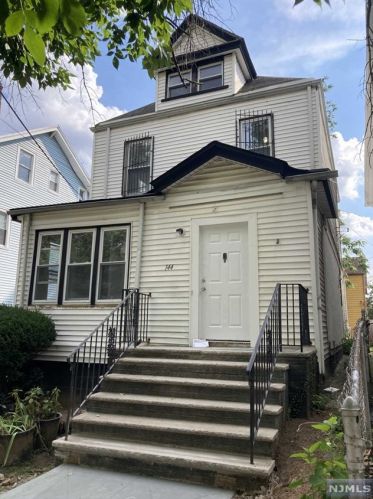 144 Scheerer Ave, Newark NJ  07112-2114 exterior
