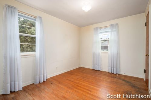 1842 Diamond Ave, Grand Rapids MI 49505-4873 exterior