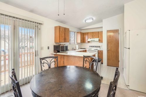 7218 Christalee Ct, Taylorsville UT 84084-7415 exterior