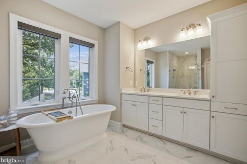 6031 Florence Ln, Alexandria VA 22310-2209 exterior