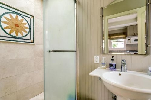 307 Capitola Ave, Capitola CA 95010-2845 exterior