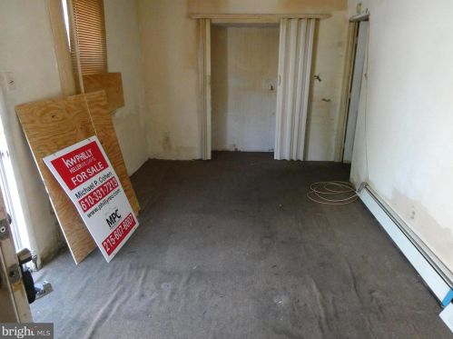 6801 Ditman St, Philadelphia PA 19135-2229 exterior