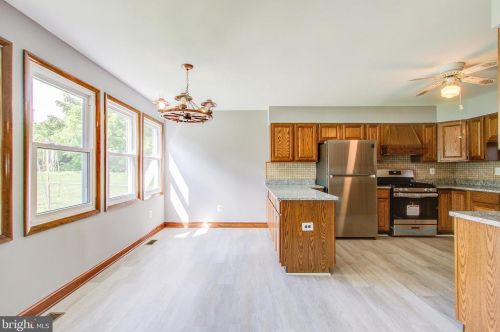 215 Highland Ave, Rockville MD  20850-4136 exterior