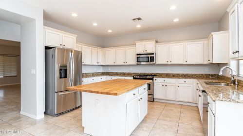 27626 18th Dr, Phoenix AZ  85085-5325 exterior