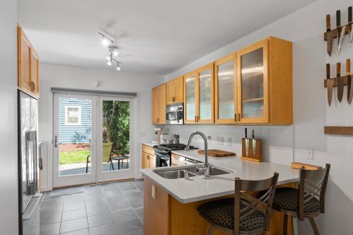 214 Vine St, Milwaukee WI 53205-1451 exterior