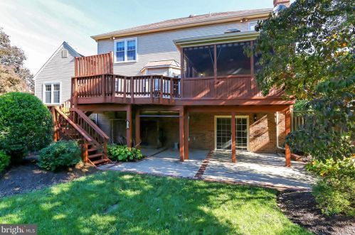 7712 Midday Ln, Alexandria VA 22306-2758 exterior