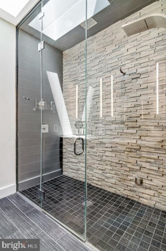 1261 26 St, Philadelphia PA 19146-4402 exterior