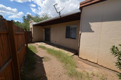 1614 Columbus Blvd, Tucson AZ  85712-3402 exterior