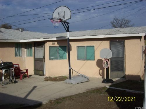 2705 Olive Ave, Fullerton CA 92833-3542 exterior