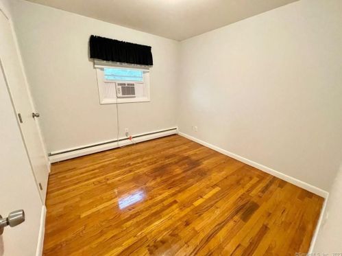 66 Brett Ln, Enfield CT 06082-4102 exterior