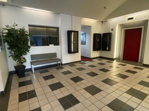 5850 Centre Ave, Pittsburgh PA 15206-3780 exterior