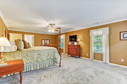 1032 Lk Dr, Gainesville GA 30506-1728 exterior