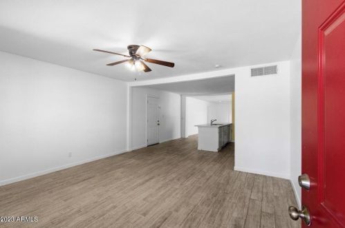 1133 Alice Ave, Phoenix AZ  85020-3214 exterior