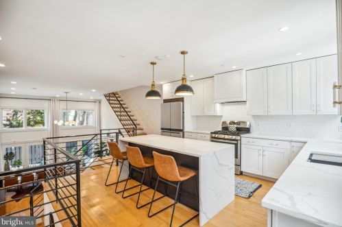 1018 Leithgow St, Philadelphia PA  19123-1421 exterior