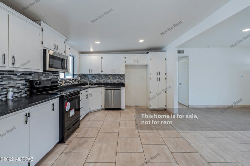 5710 Irving Ave, Tucson AZ 85711-6241 exterior