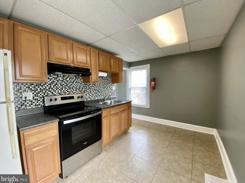 308 Cooper St, Camden NJ 08108-2223 exterior